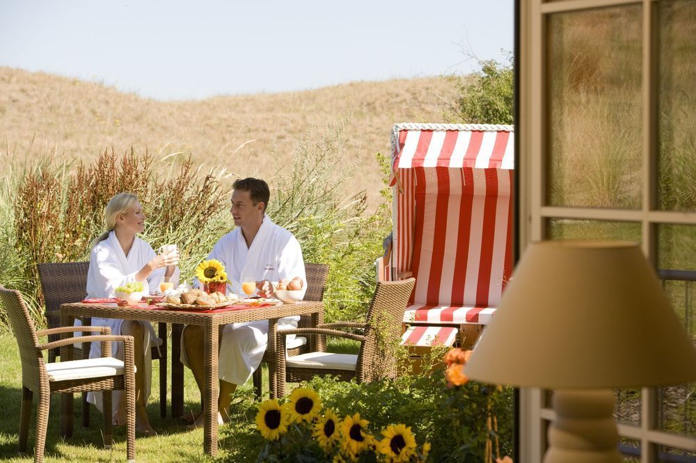 Strandhotel Duenenmeer - Adults Only Dierhagen Luaran gambar